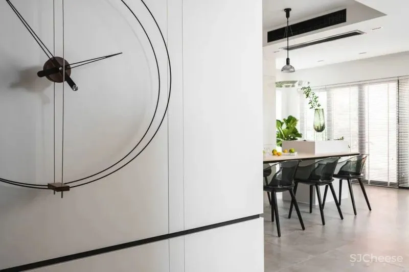 隔出玄关，打开客餐厅，环绕落地窗让家充满阳光 王中玮