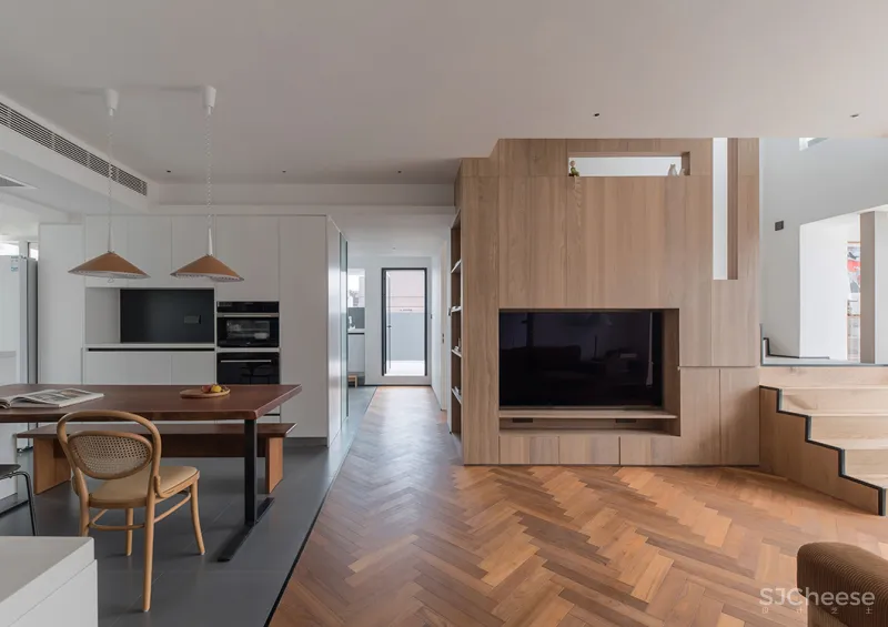 220㎡顶楼复式,精致木质感,舒适而自然!