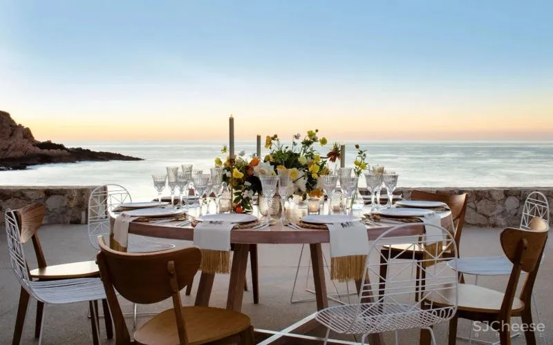 蒙太奇洛斯卡沃斯酒店