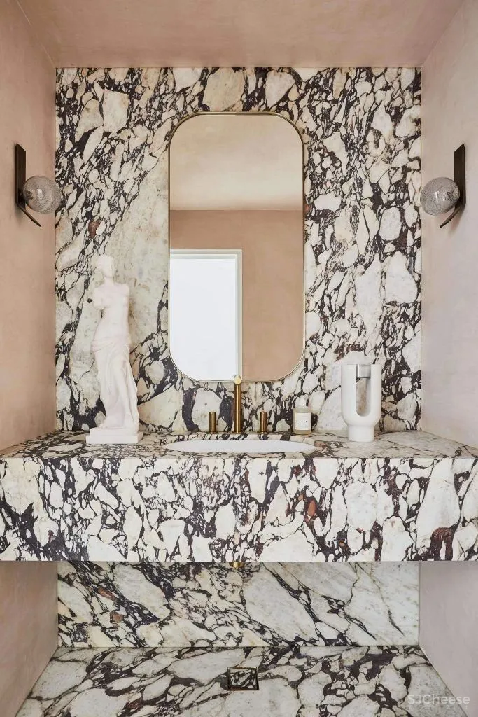 Alexandra Brown 新作 当代折衷主义美学