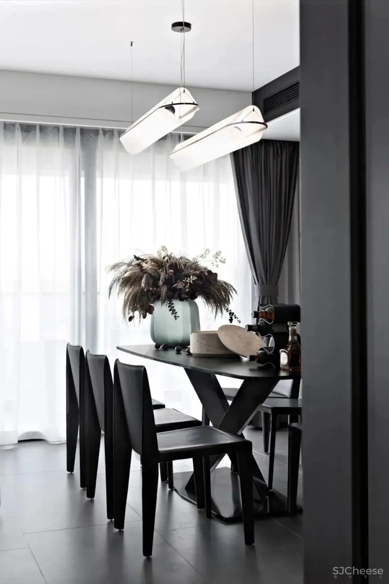 浅色灰调 木饰面,打造152㎡都市未来感家宅 库玛设计