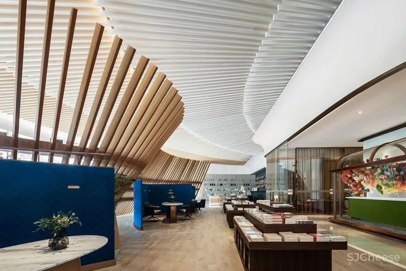 打造出令人充满探索欲的游逛空间体验