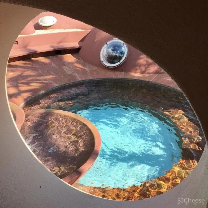 设计太超前?皮尔卡丹售价30亿的泡泡屋,卖了6年无人问津