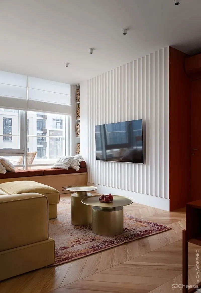 大户型下的浓郁枫叶红,留存满室的明朗光泽!