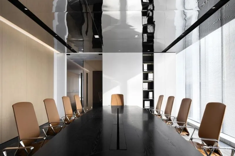 知白设计 × 餐盟严选:盒中绿意,21棵树的办公空间