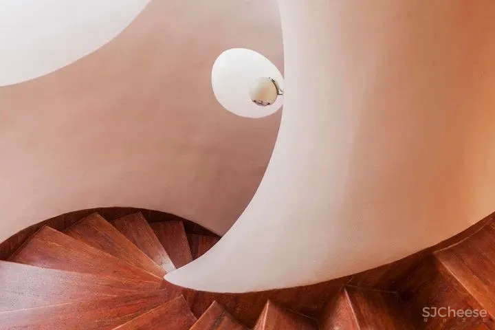 设计太超前?皮尔卡丹售价30亿的泡泡屋,卖了6年无人问津