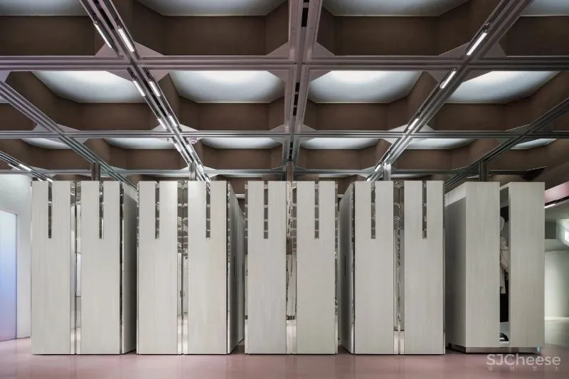 远离以展示为导向的零售：J1M5精品店，中国青岛