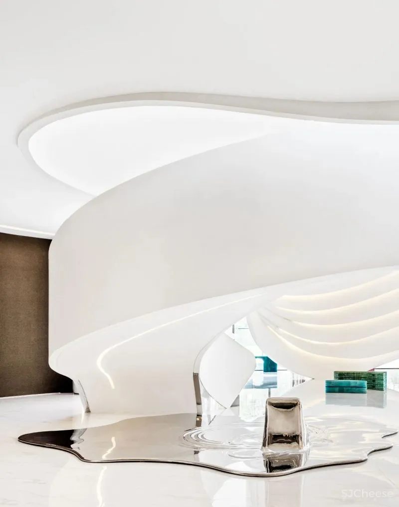 刘荣禄 中融蓝城·Co.C生活艺术馆,穿行宇宙的星际航母