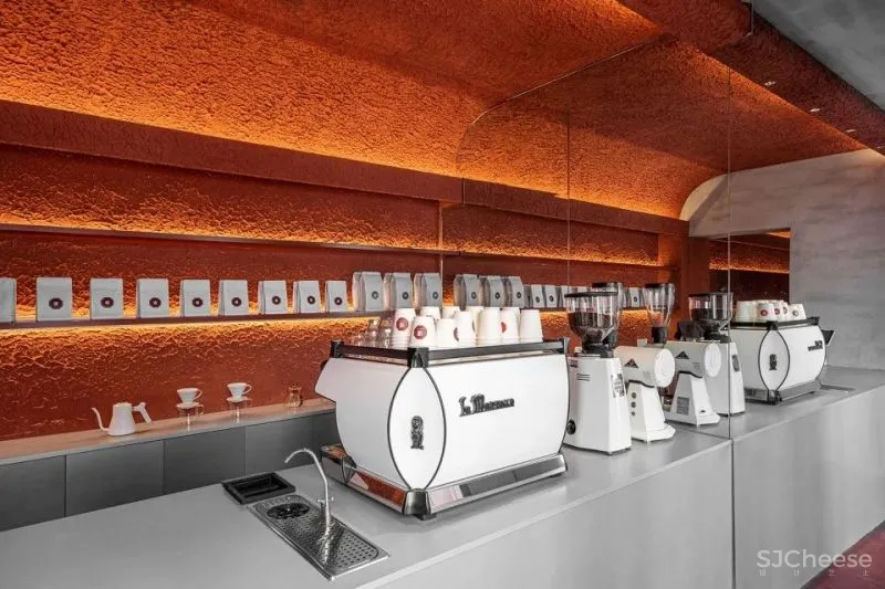 新作 “市井”和“现代”的新旧共生 请请咖啡店，济南 空间里