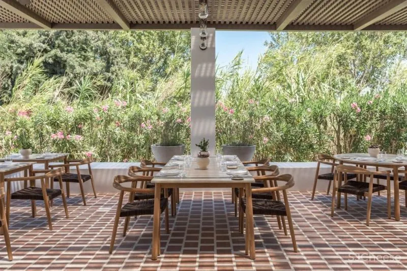 极简主义 希腊PARĪLIO酒店 INTERIOR DESIGN LABORATORIUM