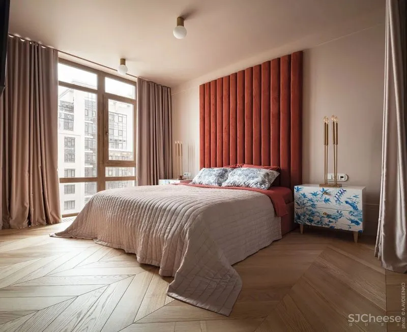 大户型下的浓郁枫叶红,留存满室的明朗光泽!