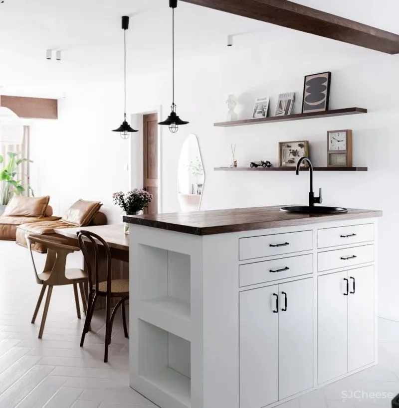 在武汉造一所“北欧度假屋”:白墙、老木头、皮革,150㎡住一家三口,敞亮又温暖!