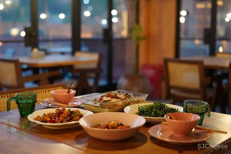 独家首发!江浙沪超野奢摩洛哥风情民宿,面朝湖泊坐拥田园,开业就吸引爆火综艺来录制!