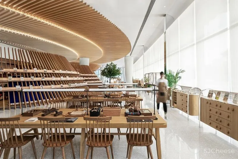 打造出令人充满探索欲的游逛空间体验