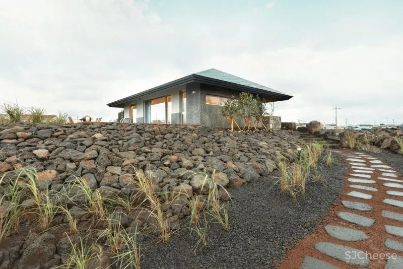 原木度假风，济州岛上的极简小公寓