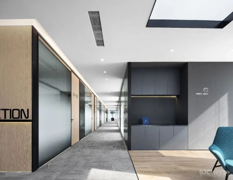 知白设计 × 餐盟严选:盒中绿意,21棵树的办公空间