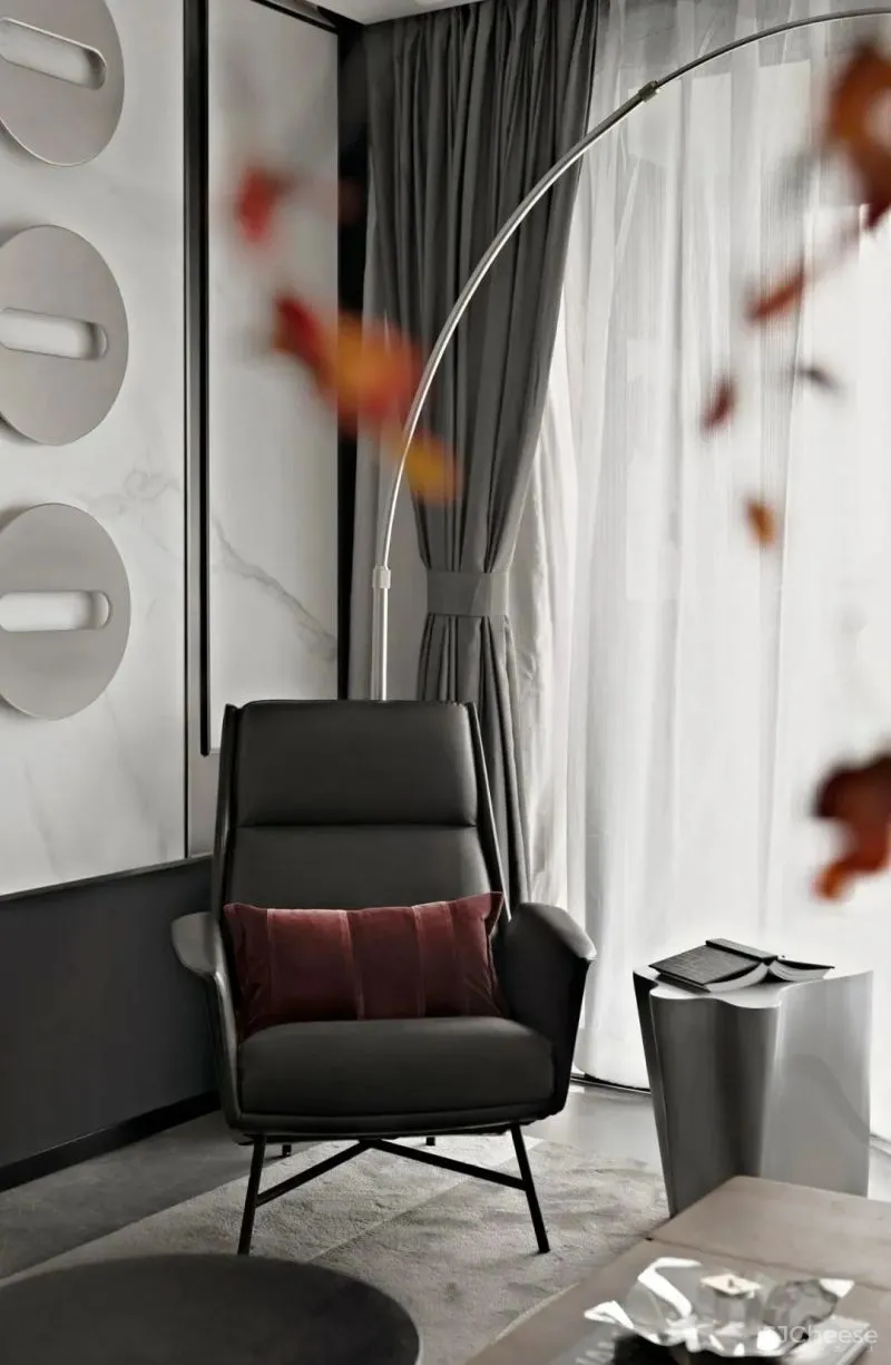 浅色灰调 木饰面,打造152㎡都市未来感家宅 库玛设计