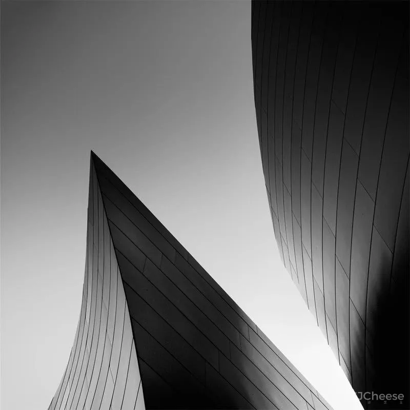 素雅现代的海滨别墅,通透