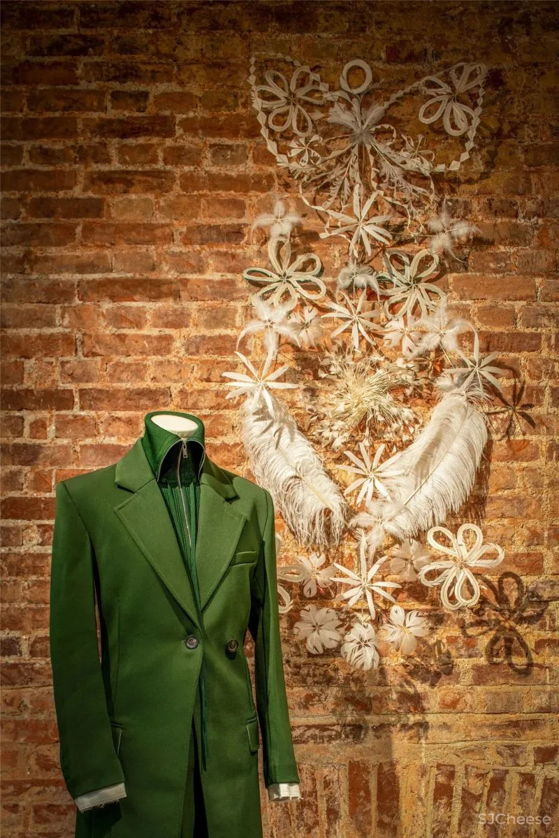 新一代广州时尚潮人对服装的环境和空间有着新的理解和诠释