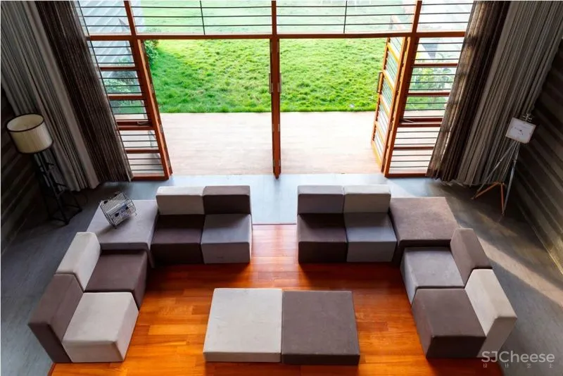 自然探索绿意弥漫的空间