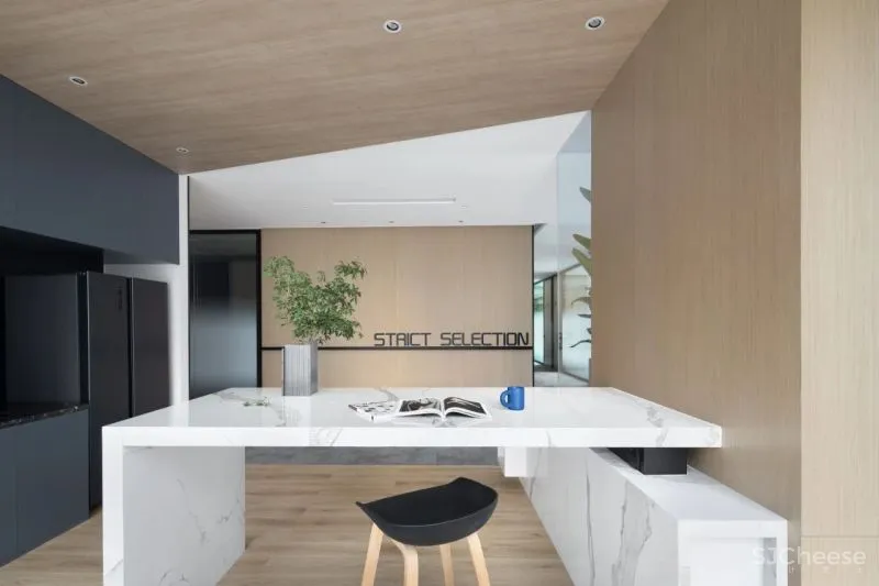 知白设计 × 餐盟严选:盒中绿意,21棵树的办公空间