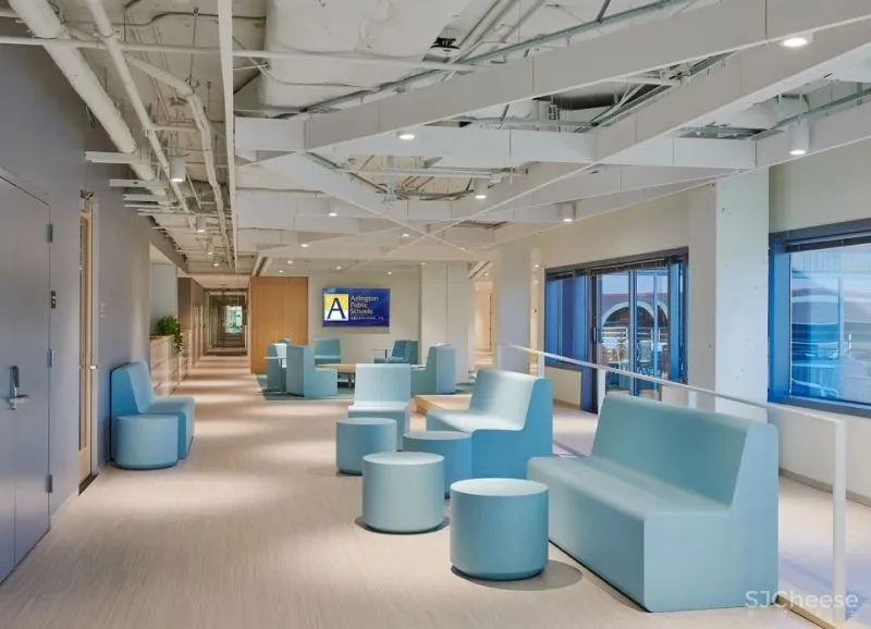 无正背立面之分的AYA公共住宅建筑 Studio Twenty Seven