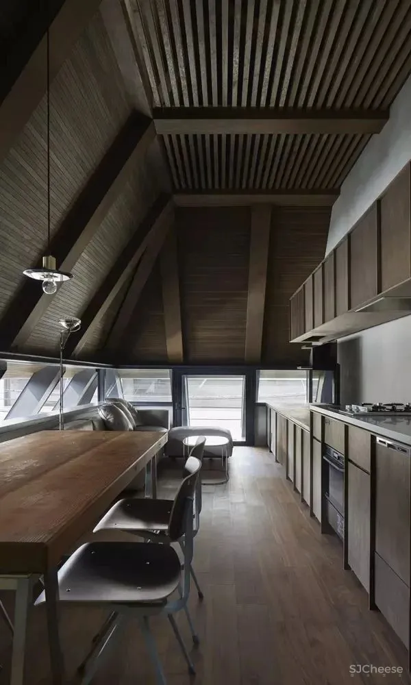 外观像碉堡,东京三轩茶屋,别有洞天的光影混凝土住宅