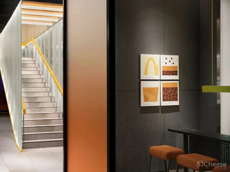 梁志天新作 麦当劳CUBE旗舰店