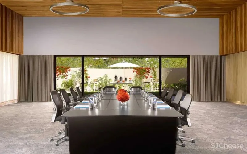 蒙太奇洛斯卡沃斯酒店