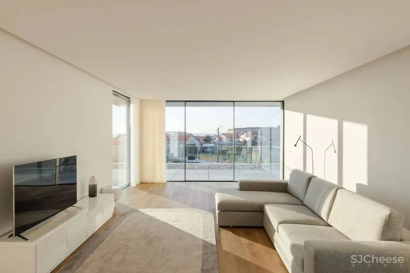 葡萄牙白色极简别墅劳利诺·席尔瓦(Raulino Silva)