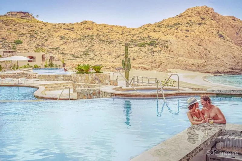 蒙太奇洛斯卡沃斯酒店