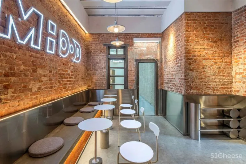 新一代广州时尚潮人对服装的环境和空间有着新的理解和诠释