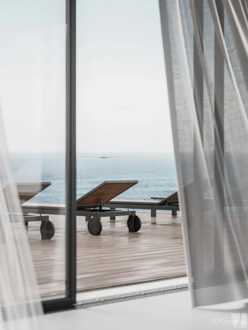 素雅现代的海滨别墅,通透