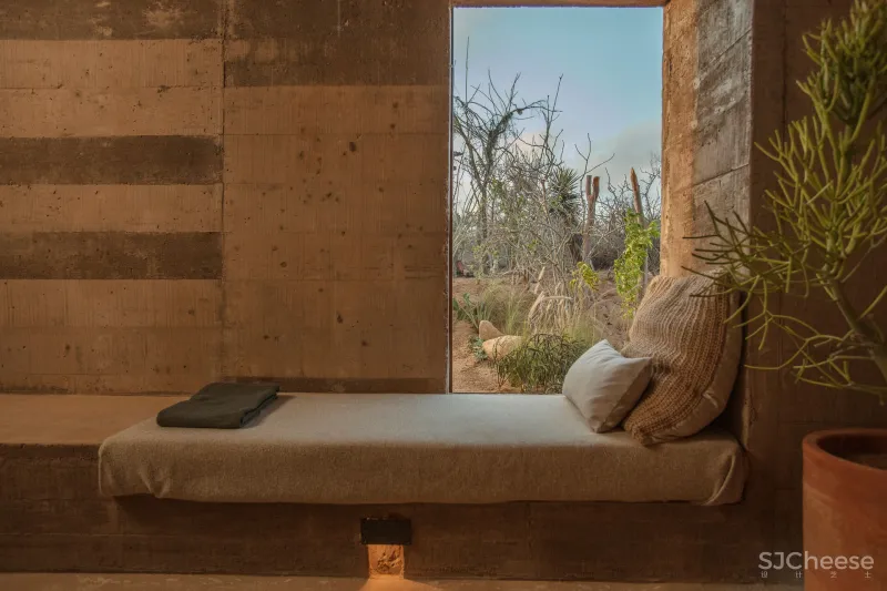 混凝土打造的侘寂野奢民宿,越「简陋」越高级