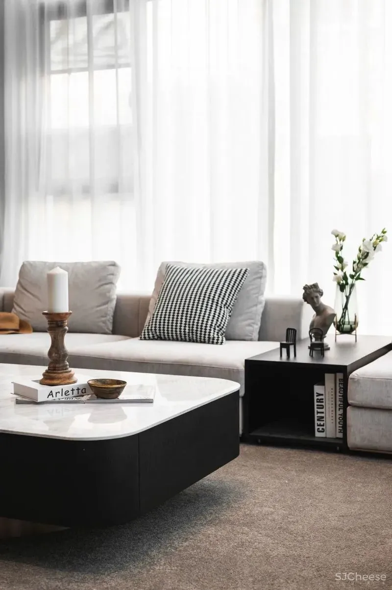 隔出玄关，打开客餐厅，环绕落地窗让家充满阳光 王中玮