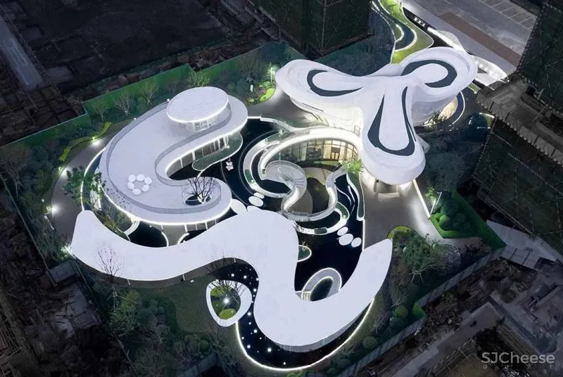 CLV赛拉维 首创成都禧瑞光华,曲线属于上帝 !