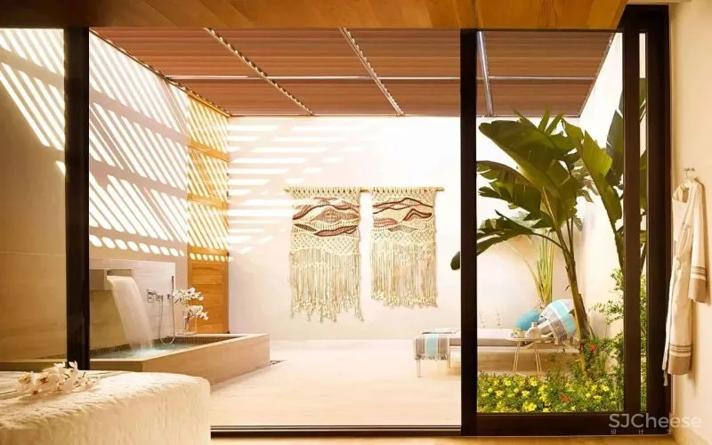 蒙太奇洛斯卡沃斯酒店