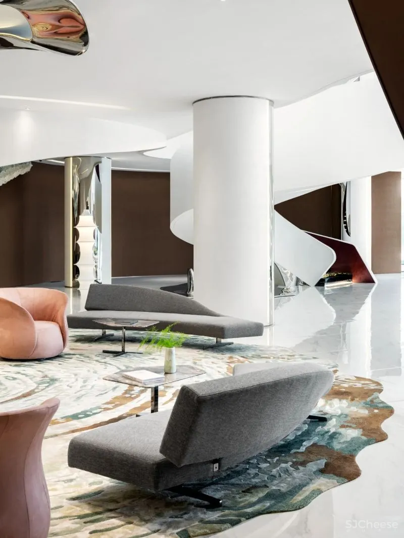 刘荣禄 中融蓝城·Co.C生活艺术馆,穿行宇宙的星际航母