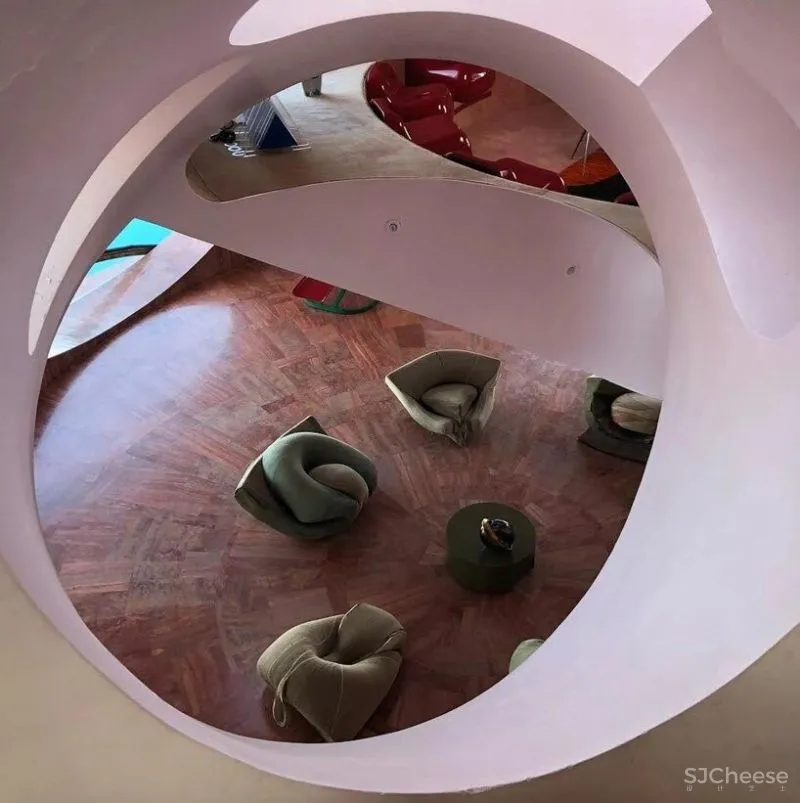 设计太超前?皮尔卡丹售价30亿的泡泡屋,卖了6年无人问津