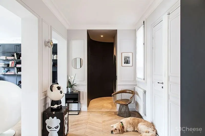 鲜明色彩对比,演绎全新法式空间