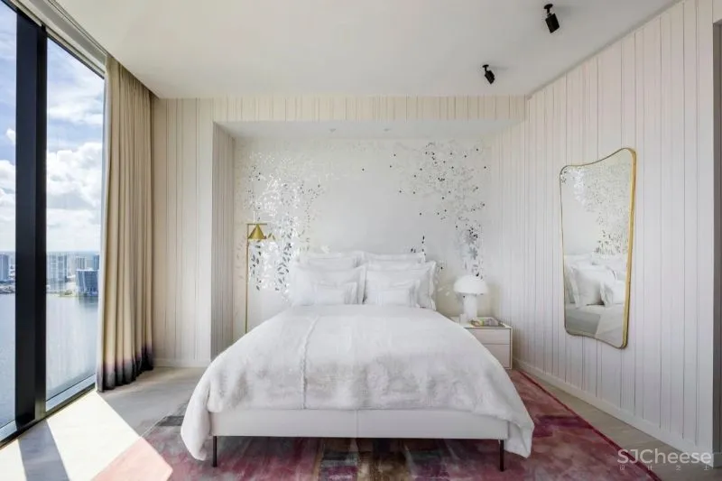 保时捷1000多平海景房，一家三口住，太奢侈了！