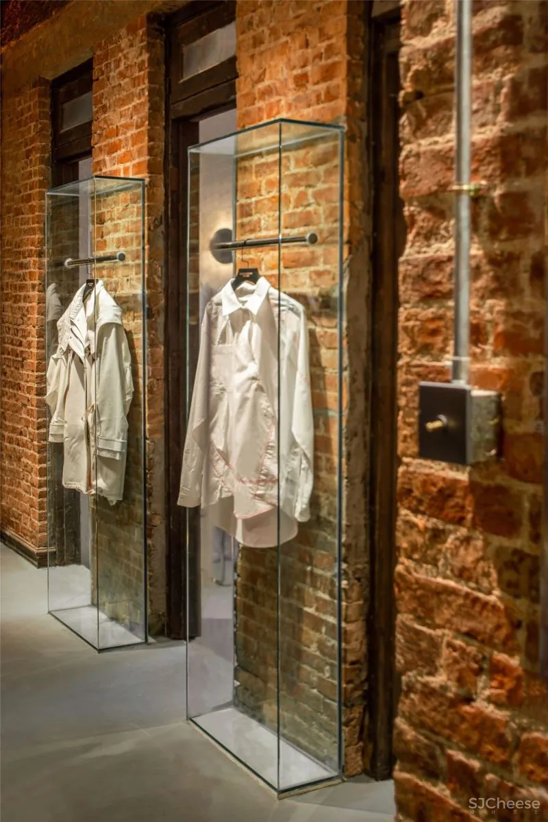 新一代广州时尚潮人对服装的环境和空间有着新的理解和诠释