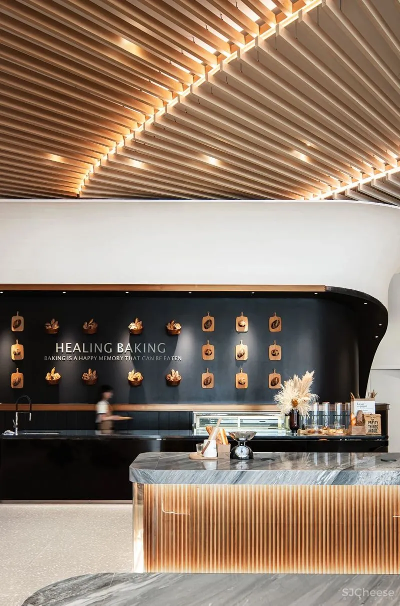 打造出令人充满探索欲的游逛空间体验