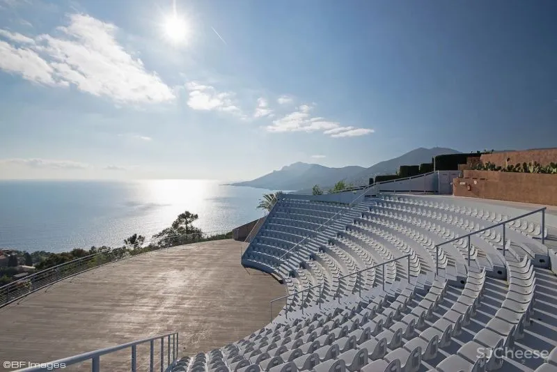 设计太超前?皮尔卡丹售价30亿的泡泡屋,卖了6年无人问津