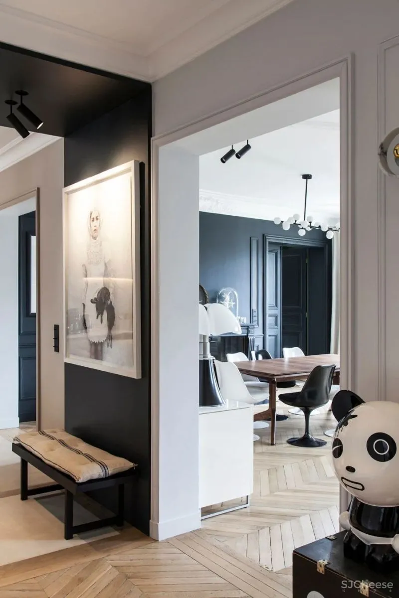 鲜明色彩对比,演绎全新法式空间