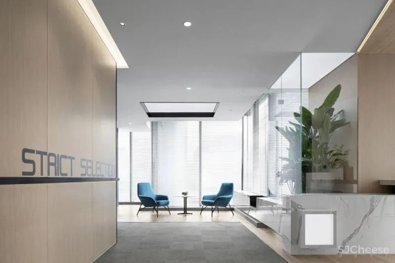 知白设计 × 餐盟严选:盒中绿意,21棵树的办公空间