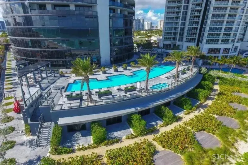 全球唯一保时捷豪宅大楼,跑车直接开进去