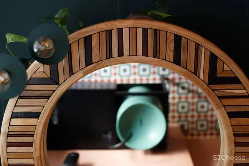 IRA LYSIUK 90㎡咖啡厅设计,现代与历史的交织