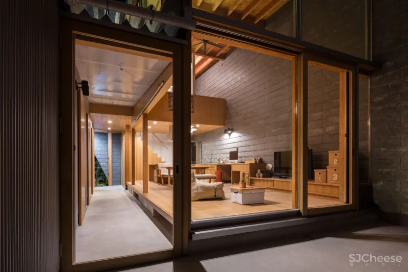 93㎡ 木结构住宅,巧妙引光入室,让家通透又明亮