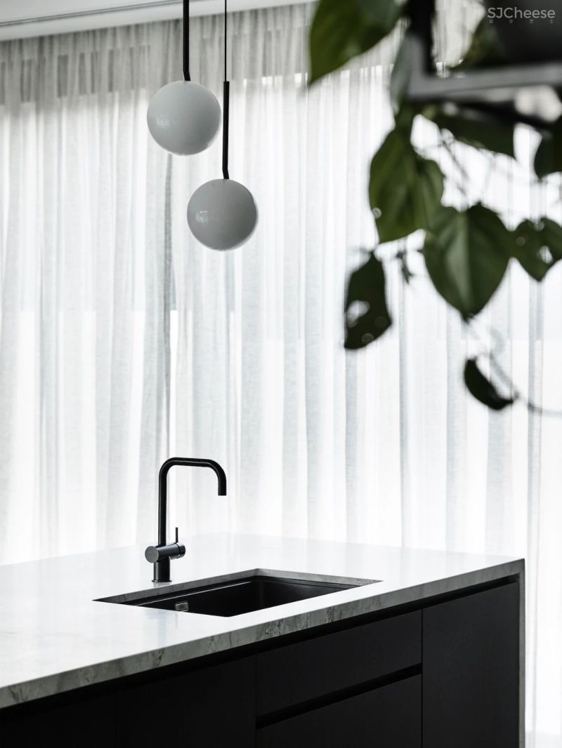 黑与白,宁静简约之居